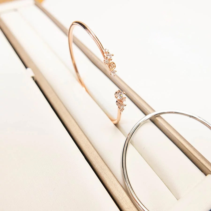 MB035 925 Silver Bangle – Moni Jewellery