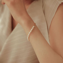 Load image into Gallery viewer, MBP05 925 Silver Pearl Chain Bracelet
