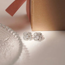 Load image into Gallery viewer, ME048 925 Silver Flower Earrings
