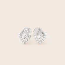 Load image into Gallery viewer, ME549 925 Silver Dancing Stone Earrings
