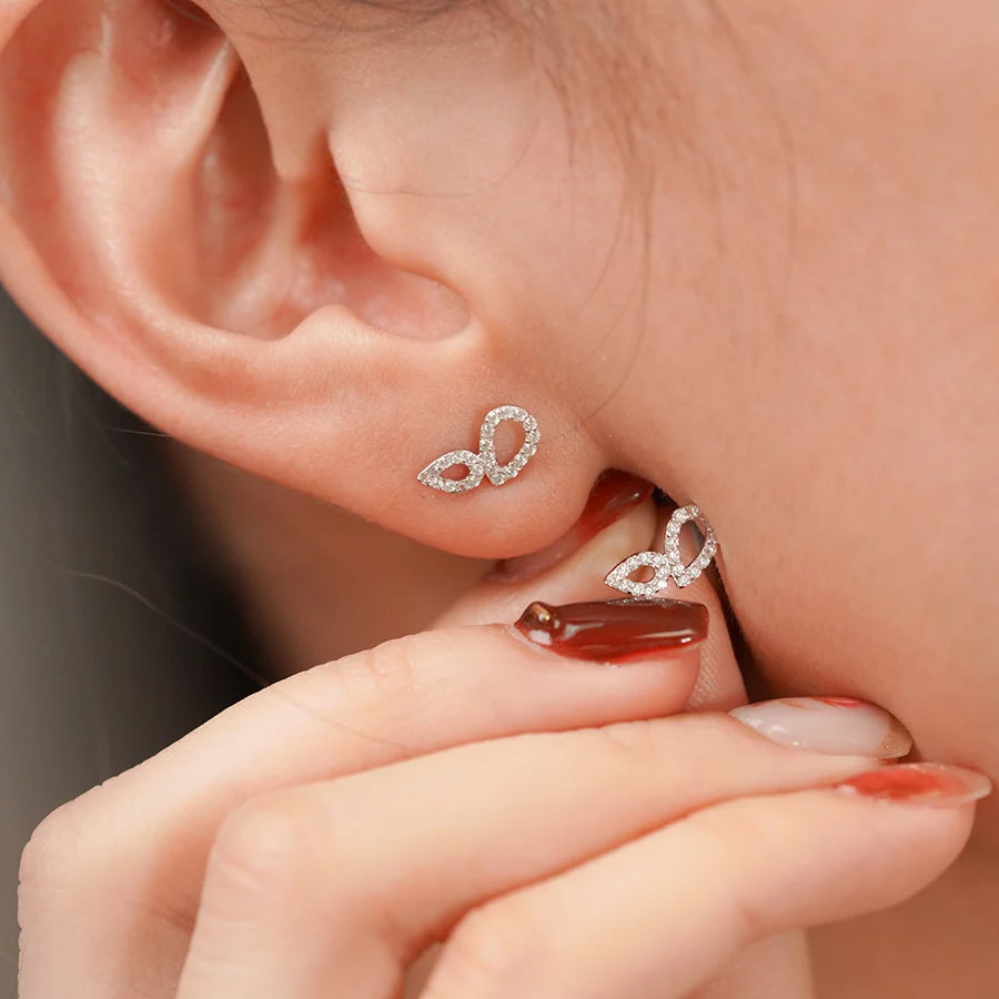 ME583 925 Stud Earrings