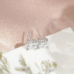 ME596 925 Silver Stud Earrings