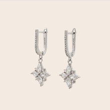 Load image into Gallery viewer, ME661 925 Silver Bloom Earrings
