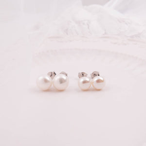 MEP29 925 Silver Pearl Stud Earrings