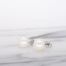 Load image into Gallery viewer, MEP29 925 Silver Pearl Stud Earrings
