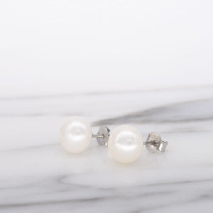 MEP29 925 Silver Pearl Stud Earrings