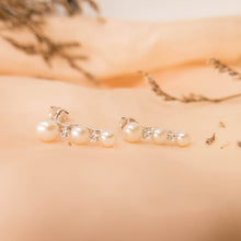 Load image into Gallery viewer, MEP32 925 Silver Pearl Drop Earrings
