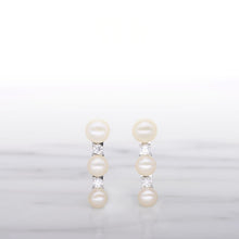 Load image into Gallery viewer, MEP32 925 Silver Pearl Drop Earrings
