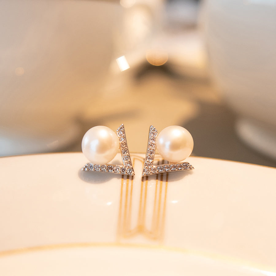 MEP56 925 Pearl V Shape Earrings
