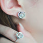 ME508 925 Silver Dancing Stone Earclip