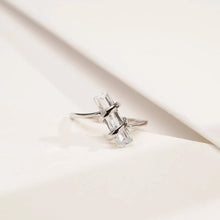 Load image into Gallery viewer, MR1113 925 Silver Baguette Solitaire Ring
