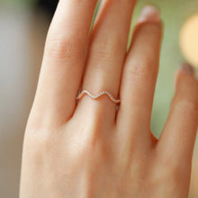 Load image into Gallery viewer, MR1156 925 Silver Smile Ring
