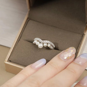 MR225 925 Silver V-Shaped Pearl Ring