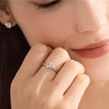 Load image into Gallery viewer, MR601 925 Silver Solitaire Ring
